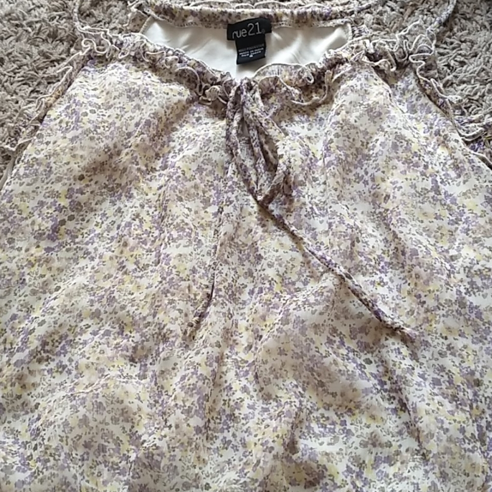 Floral ruffle tie tank top, size Small